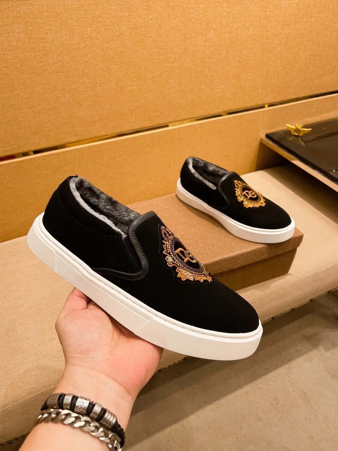 P360🚘🚘【DG】🔥 Velvet lining 🔥High-end men's shoes brand official website 1:1 latest masterpiece: the upper is made of Italian imported first-layer cowhide with Shushi original anti-slip and wear-resistant outsole🔥, making walking more convenient and comfortable! An exclusive new model, a stunning work, a beautiful 1:1 replica [color] compared to the official quality! Create a fashionable personality to set off your uniqueness! A must-have for trendy men! Classic🔥Size: 38-44 Color: 🔥 3⃣️colors available🔥